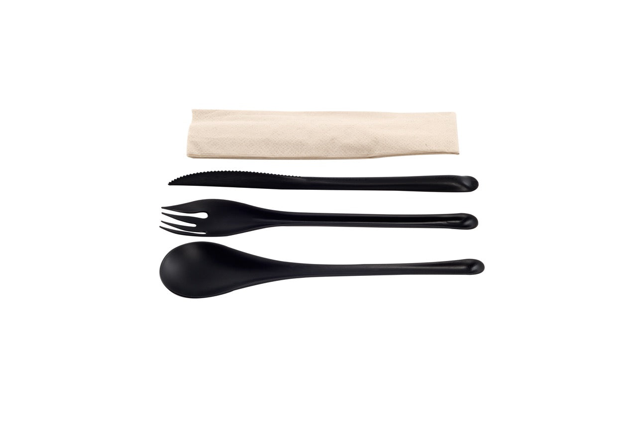 EKO Kit couvert noir 4 en 1 en CPLA : couteau + fourchette + cuillère + serviette kraft - 500 unités